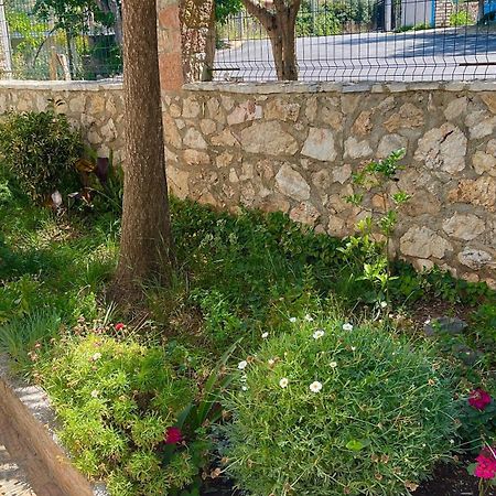 Guesthouse Shehu Ksamil Ngoại thất bức ảnh