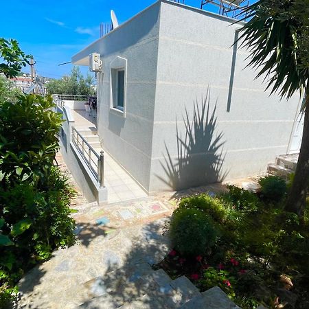 Guesthouse Shehu Ksamil Ngoại thất bức ảnh