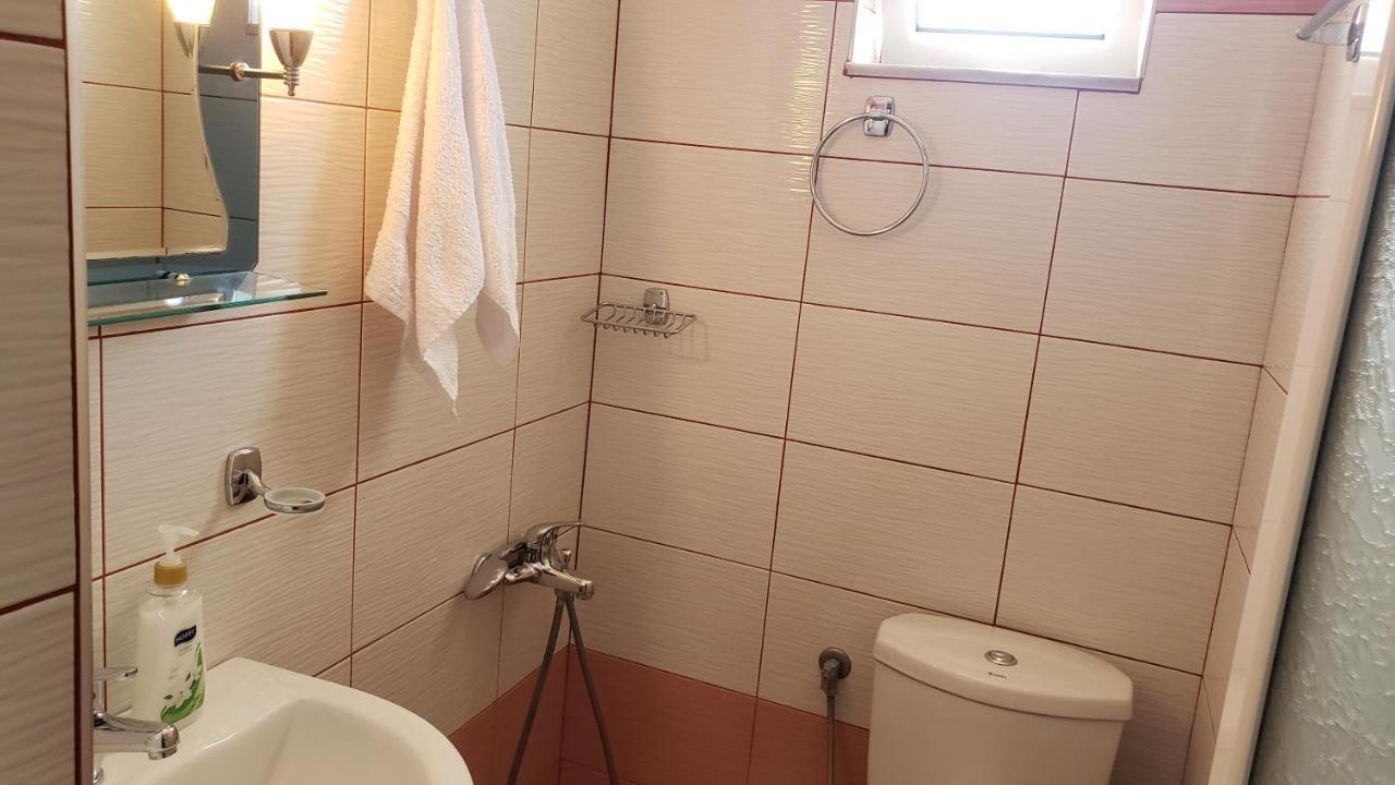 Guesthouse Shehu Ksamil Ngoại thất bức ảnh