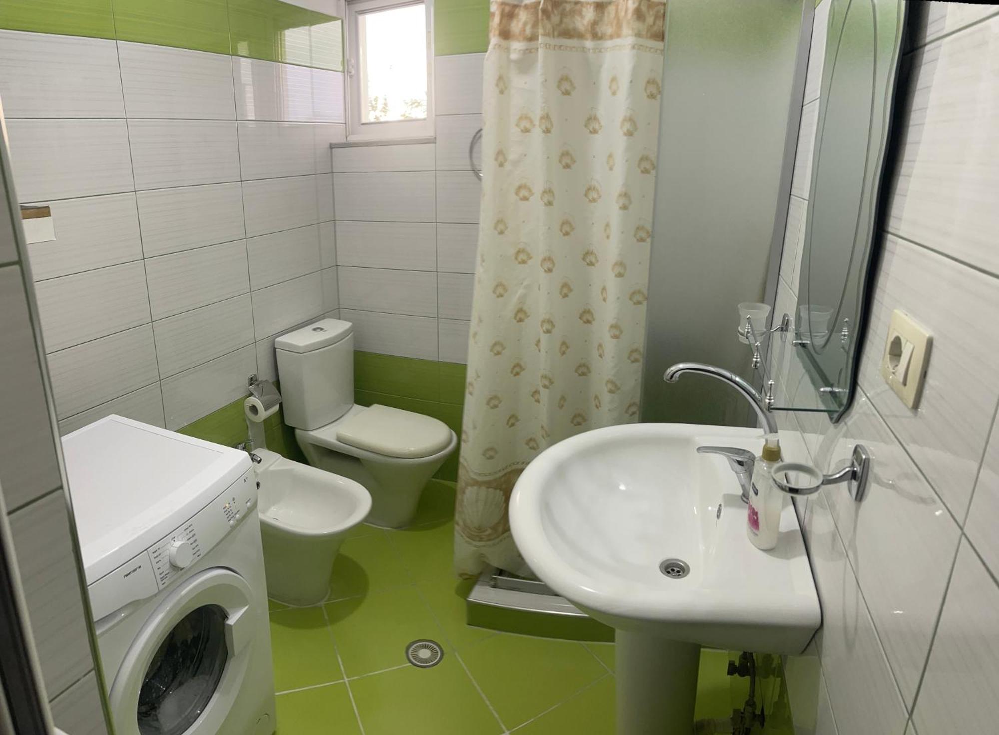 Guesthouse Shehu Ksamil Ngoại thất bức ảnh