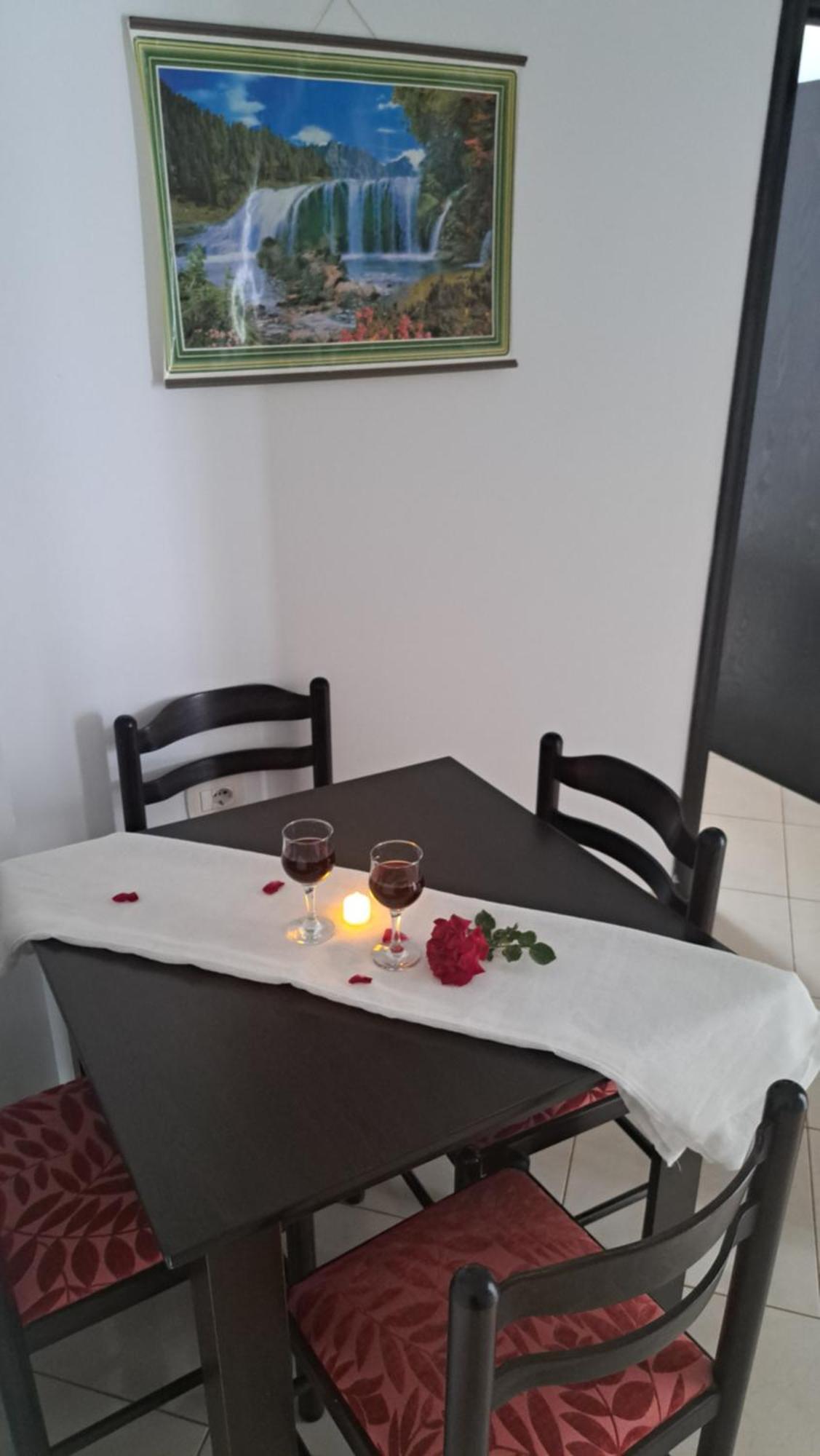 Guesthouse Shehu Ksamil Ngoại thất bức ảnh