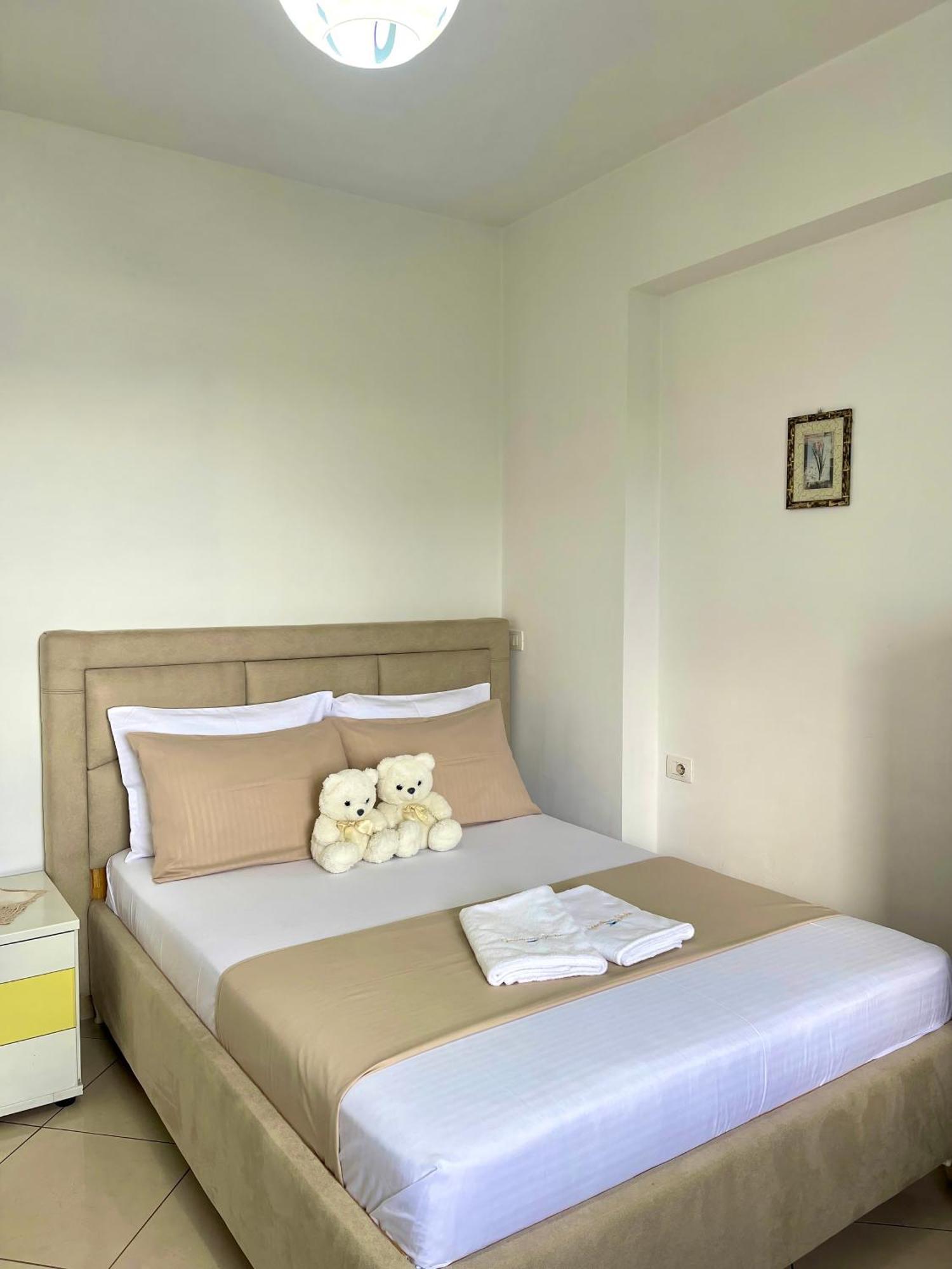 Guesthouse Shehu Ksamil Ngoại thất bức ảnh